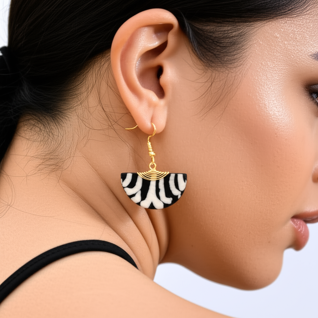 Madoa Earrings
